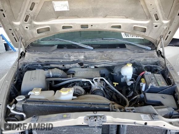 2005 Dodge 2500 ST z VIN 3D7KS26D15G806379, wystawiony jako Copart lot #60137585 z przebiegiem 122 103 mil mil oraz Czysty tytuł • Clean title. Historia ofert i sprzedaży dostępna na DreamBid. Obrazek 11.