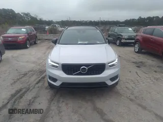 2020 Volvo XC40 R-Design с VIN YV4162UM2L2305405, выставлен на аукционе IAAI как лот 41531111 с пробегом 82 352 миль миль и . История ставок и продаж доступна на DreamBid. Изображение 6.