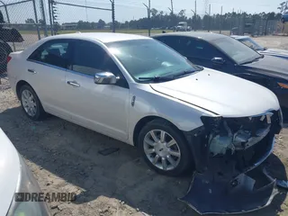 2010 Lincoln MKZ z VIN 3LNHL2GC1AR613439, wystawiony jako IAAI lot #42061630 z przebiegiem 154 707 mil mil oraz . Historia ofert i sprzedaży dostępna na DreamBid. Obrazek 1.