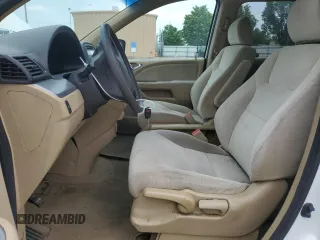 2009 Honda Odyssey LX z VIN 5FNRL38259B050624, wystawiony jako Copart lot #57357605 z przebiegiem 232 991 mil mil oraz Czysty tytuł • Clean title. Historia ofert i sprzedaży dostępna na DreamBid. Obrazek 7.