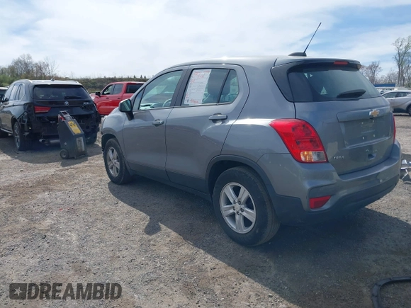 2020 Chevrolet Trax LS with VIN 3GNCJKSB2LL326823, listed as a IAAI auction lot 42103386 with 33,241 mi miles and . Bid and sale history available at carsss.com. Image 3.
