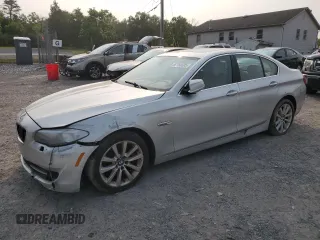 2013 BMW 5 Series 528i xDrive z VIN WBAXH5C51DD107887, wystawiony jako Copart lot #59550505 z przebiegiem 89 537 mil mil oraz Szkody całkowita. Historia ofert i sprzedaży dostępna na DreamBid. Obrazek 1.