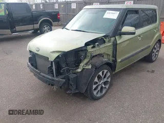 2013 Kia Soul ! with VIN KNDJT2A61D7528363, listed as a IAAI auction lot 41870417 with 113,893 mi miles. Bid and sale history available at carsss.com. Image 6.