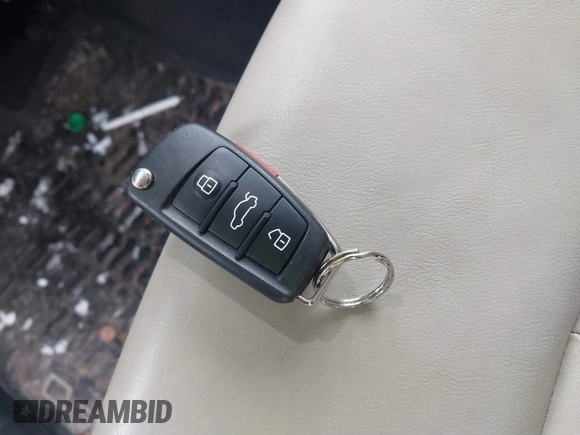 2020 Audi Q3 S line Prestige z VIN WA1FECF34L1043781, wystawiony jako IAAI lot #41500404 z przebiegiem 80 711 mil mil oraz . Historia ofert i sprzedaży dostępna na DreamBid. Obrazek 11.