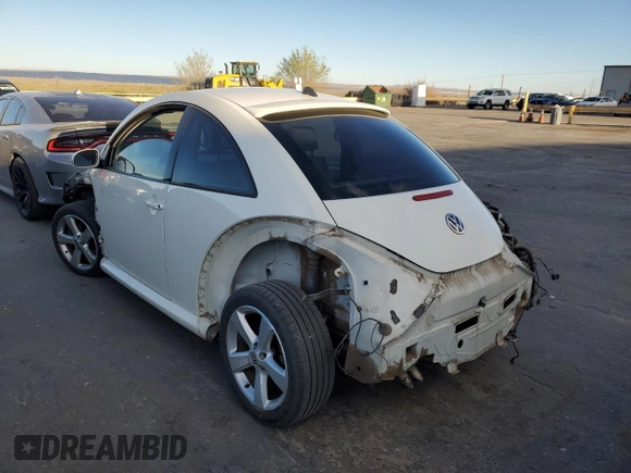 2008 Volkswagen New Beetle Coupe Triple White with VIN 3VWFW31C08M518926, listed as a Copart auction lot 49224855 with 122,160 mi miles and Salvage Title. Bid and sale history available at carsss.com. Image 2.