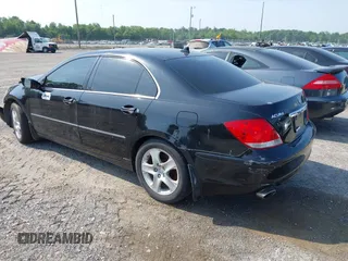 2006 Acura RL z VIN JH4KB16556C012209, wystawiony jako IAAI lot #42427472 z przebiegiem Nie podano mil oraz . Historia ofert i sprzedaży dostępna na DreamBid. Obrazek 3.