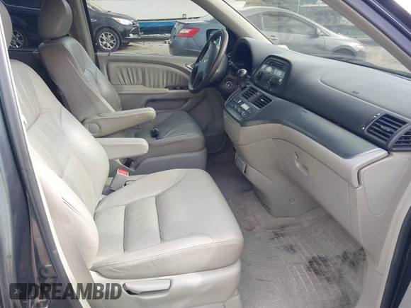 2005 Honda Odyssey EX-L with VIN 5FNRL38645B421253, listed as a IAAI auction lot 42106184 with 157,717 mi miles. Bid and sale history available at carsss.com. Image 5.