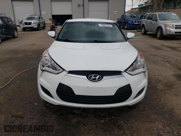 2016 Hyundai Veloster z VIN KMHTC6AD5GU266122, wystawiony jako Copart lot #55153085 z przebiegiem 100 068 mil mil oraz Czysty tytuł • Clean title. Historia ofert i sprzedaży dostępna na DreamBid. Obrazek 5.