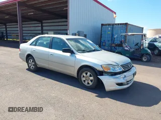 2003 Toyota Avalon XL z VIN 4T1BF28B93U274928, wystawiony jako IAAI lot #42034461 z przebiegiem 150 549 mil mil oraz . Historia ofert i sprzedaży dostępna na DreamBid. Obrazek 1.