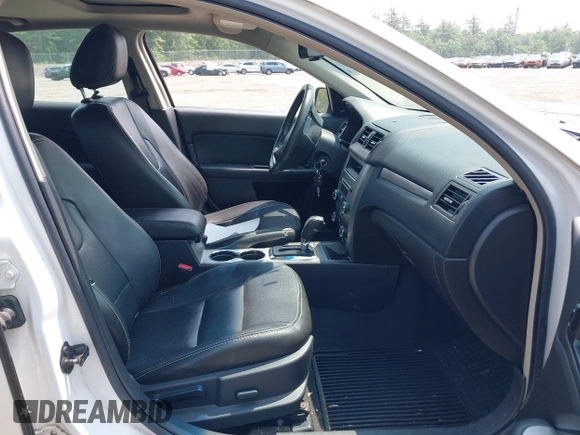 2010 Ford Fusion Hybrid с VIN 3FADP0L37AR283930, выставлен на аукционе IAAI как лот 42494005 с пробегом 179 592 миль миль и . История ставок и продаж доступна на DreamBid. Изображение 5.