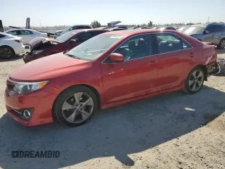 2014 Toyota Camry SE with VIN 4T1BK1FK1EU543497, listed as a Copart auction lot 53059335 with 236,983 mi miles and Salvage Title. Bid and sale history available at carsss.com. Image 1.