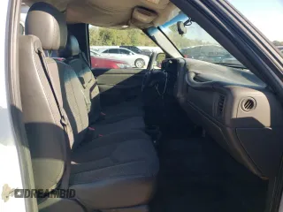 2005 Chevrolet Silverado 1500 Work Truck с VIN 1GCEC14V45Z233374, выставлен на аукционе Copart как лот 73718324 с пробегом 201 140 миль миль и Списание • Salvage title. История ставок и продаж доступна на DreamBid. Изображение 10.