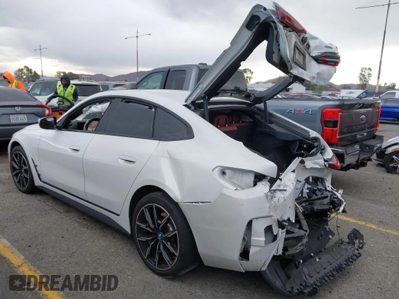 2023 BMW i4 eDrive40 z VIN WBY73AW05PFR28279, wystawiony jako IAAI lot #41262952 z przebiegiem 40 011 mil mil oraz . Historia ofert i sprzedaży dostępna na DreamBid. Obrazek 15.