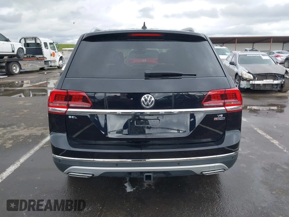 2018 Volkswagen Atlas SEL Premium z VIN 1V2NR2CA5JC533259, wystawiony jako IAAI lot #41799476 z przebiegiem 49 616 mil mil oraz . Historia ofert i sprzedaży dostępna na DreamBid. Obrazek 16.