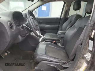 2016 Jeep Compass Latitude with VIN 1C4NJDEB6GD687332, listed as a Copart auction lot 44217275 with 131,952 mi miles and Salvage Title. Bid and sale history available at DreamBid. Image 7.