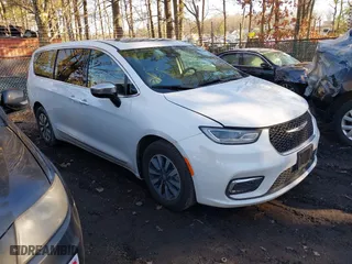 2023 Chrysler Pacifica Hybrid Limited with VIN 2C4RC1S73PR626236, listed as a IAAI auction lot 41696687 with 42,590 mi miles. Bid and sale history available at carsss.com. Image 1.