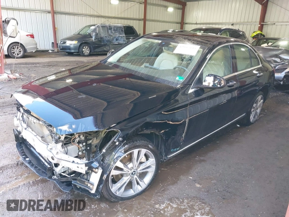 2021 Mercedes-Benz C 300 z VIN W1KWF8EB2MR642843, wystawiony jako IAAI lot #42167645 z przebiegiem 50 435 mil mil oraz . Historia ofert i sprzedaży dostępna na DreamBid. Obrazek 6.