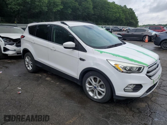 2017 Ford Escape SE z VIN 1FMCU0GD7HUC33240, wystawiony jako Copart lot #59627995 z przebiegiem 105 670 mil mil oraz Czysty tytuł • Clean title. Historia ofert i sprzedaży dostępna na DreamBid. Obrazek 4.