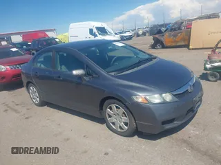 2009 Honda Civic LX z VIN 19XFA165X9E039697, wystawiony jako IAAI lot #39794063 z przebiegiem 169 439 mil mil oraz . Historia ofert i sprzedaży dostępna na DreamBid. Obrazek 1.