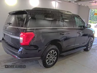 2024 Ford Expedition XLT z VIN 1FMJU1J89REA08550, wystawiony jako IAAI lot #42494046 z przebiegiem 52 118 mil mil oraz . Historia ofert i sprzedaży dostępna na DreamBid. Obrazek 19.