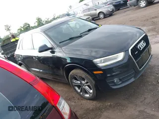 2015 Audi Q3 Premium Plus z VIN WA1EFCFS6FR001473, wystawiony jako IAAI lot #42795951 z przebiegiem 148 638 mil mil oraz . Historia ofert i sprzedaży dostępna na DreamBid. Obrazek 13.
