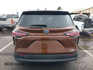 2022 Toyota Sienna XLE with VIN 5TDJRKEC4NS096017, listed as a IAAI auction lot 41708210 with 50,942 mi miles. Bid and sale history available at carsss.com. Image 16.