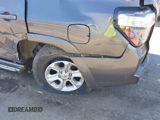 2021 Toyota 4Runner SR5 z VIN JTEMU5JR7M5953230, wystawiony jako IAAI lot #41705423 z przebiegiem 64 240 mil mil oraz . Historia ofert i sprzedaży dostępna na DreamBid. Obrazek 6.