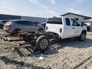 2013 GMC Sierra 3500HD Work Truck z VIN 1GD512C86DZ409861, wystawiony jako Copart lot #66929764 z przebiegiem 218 451 mil mil oraz Nie do naprawy. Historia ofert i sprzedaży dostępna na DreamBid. Obrazek 3.