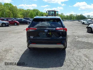 2024 Toyota RAV4 Hybrid SE with VIN JTM16RFV0RD118873, listed as a IAAI auction lot 42039019 with 7,532 mi miles and . Bid and sale history available at DreamBid. Image 17.