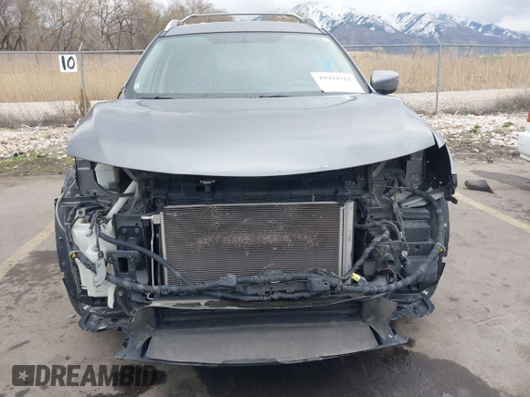 2018 Nissan Rogue SV with VIN KNMAT2MV6JP511461, listed as a IAAI auction lot 41924322 with 131,869 mi miles. Bid and sale history available at carsss.com. Image 13.