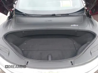 2023 Lucid Air Pure z VIN 50EA1PFA4PA006331, wystawiony jako IAAI lot #42213426 z przebiegiem 13 287 mil mil oraz . Historia ofert i sprzedaży dostępna na DreamBid. Obrazek 10.