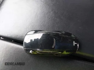 2016 Tesla Model S 70 с VIN 5YJSA1E17GF174544, выставлен на аукционе IAAI как лот 42221358 с пробегом 114 354 миль миль и . История ставок и продаж доступна на DreamBid. Изображение 11.