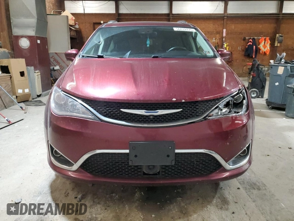 2018 Chrysler Pacifica Touring L z VIN 2C4RC1BG8JR269868, wystawiony jako Copart lot #56832475 z przebiegiem 130 476 mil mil oraz Szkody całkowita. Historia ofert i sprzedaży dostępna na DreamBid. Obrazek 5.