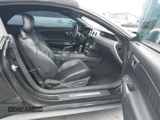 2015 Ford Mustang GT Premium z VIN 1FATP8FF8F5327105, wystawiony jako IAAI lot #42193645 z przebiegiem 105 347 mil mil oraz . Historia ofert i sprzedaży dostępna na DreamBid. Obrazek 5.
