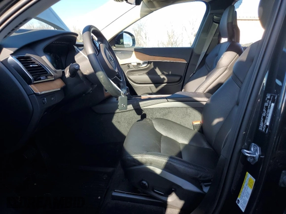 2022 Volvo XC90 Momentum with VIN YV4A22PK7N1811553, listed as a Copart auction lot 84240994 with 42,179 mi miles and Salvage Title. Bid and sale history available at carsss.com. Image 7.