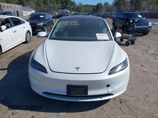 2025 Tesla Model 3 Long Range with VIN 5YJ3E1EA7SF923943, listed as a IAAI auction lot 42040876 with 1,547 mi miles and . Bid and sale history available at DreamBid. Image 11.