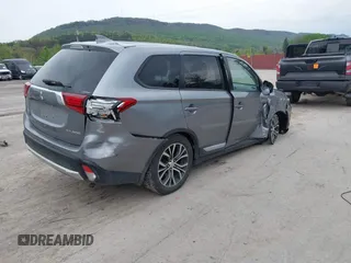 2018 Mitsubishi Outlander ES z VIN JA4AZ2A32JZ004749, wystawiony jako IAAI lot #42172216 z przebiegiem 95 533 mil mil oraz . Historia ofert i sprzedaży dostępna na DreamBid. Obrazek 4.