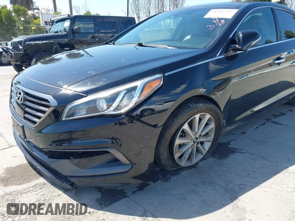 2016 Hyundai Sonata Sport with VIN 5NPE34AF8GH379592, listed as a IAAI auction lot 41964780 with 117,907 mi miles and . Bid and sale history available at DreamBid. Image 6.
