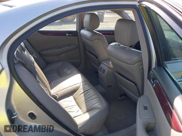 2003 Lexus ES with VIN JTHBF30G836006554, listed as a IAAI auction lot 42098937 with 176,516 mi miles. Bid and sale history available at carsss.com. Image 8.