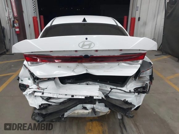 2025 Hyundai Elantra SE z VIN KMHLL4DG5SU913590, wystawiony jako IAAI lot #41900727 z przebiegiem 3 406 mil mil oraz . Historia ofert i sprzedaży dostępna na DreamBid. Obrazek 17.