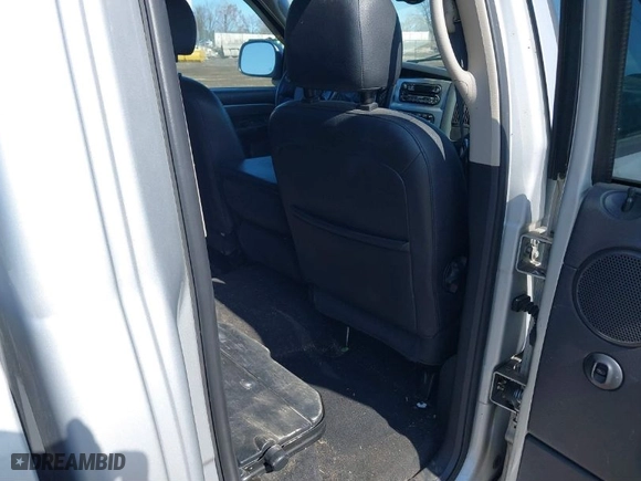 2004 Dodge Ram 1500 SLT with VIN 1D7HU18D64S775519, listed as a IAAI auction lot 41758202 with 176,412 mi miles. Bid and sale history available at carsss.com. Image 8.