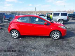 2012 Mazda 2 Touring z VIN JM1DE1LZ2C0152367, wystawiony jako IAAI lot #41526817 z przebiegiem 52 011 mil mil oraz . Historia ofert i sprzedaży dostępna na DreamBid. Obrazek 14.
