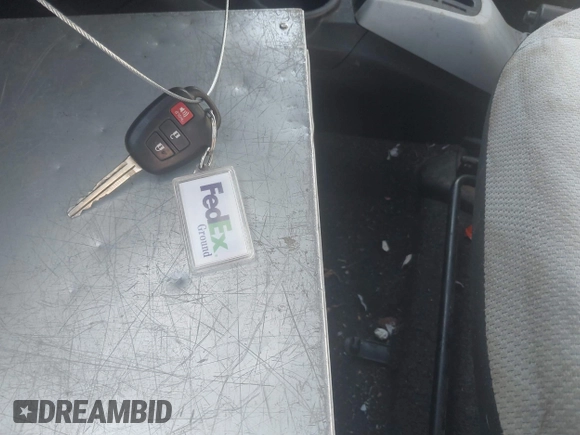 2014 Toyota Prius One z VIN JTDKDTB31E1563677, wystawiony jako IAAI lot #42134898 z przebiegiem 233 201 mil mil oraz . Historia ofert i sprzedaży dostępna na DreamBid. Obrazek 11.