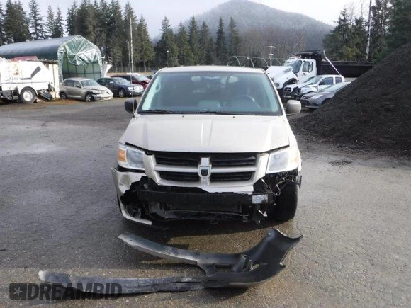 2009 Dodge Grand Caravan SE z VIN 2D8HN44E19R693683, wystawiony jako Copart lot #48208395 z przebiegiem 142 334 mil mil oraz Szkoda całkowita • Salvage title. Historia ofert i sprzedaży dostępna na DreamBid. Obrazek 5.