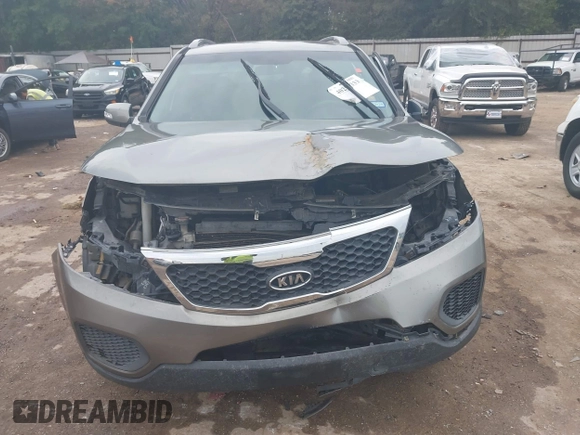 2011 Kia Sorento LX with VIN 5XYKT4A22BG149224, listed as a IAAI auction lot 40252333 with 183,619 mi miles. Bid and sale history available at carsss.com. Image 6.