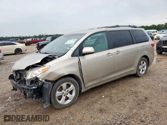 2016 Toyota Sienna LE AAS z VIN 5TDKK3DC4GS708297, wystawiony jako Copart lot #60711545 z przebiegiem 106 393 mil mil oraz Szkoda całkowita • Salvage title. Historia ofert i sprzedaży dostępna na DreamBid. Obrazek 1.