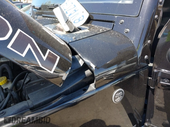 2017 Jeep Wrangler Sport with VIN 1C4AJWAG2HL588381, listed as a IAAI auction lot 41923173 with 86,095 mi miles and . Bid and sale history available at DreamBid. Image 18.