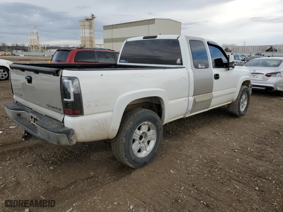 2003 Chevrolet Silverado 1500 LT with VIN 2GCEK19T231403375, listed as a Copart auction lot 86842894 with 211,666 mi miles and Salvage Title. Bid and sale history available at carsss.com. Image 3.