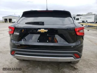 2025 Chevrolet Trax LT with VIN KL77LHEP2SC043442, listed as a Copart auction lot 89102835 with 2,222 mi miles and Salvage Title. Bid and sale history available at carsss.com. Image 6.
