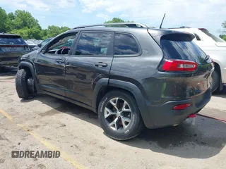 2017 Jeep Cherokee Trailhawk z VIN 1C4PJMBB8HW654321, wystawiony jako IAAI lot #42318465 z przebiegiem 137 923 mil mil oraz . Historia ofert i sprzedaży dostępna na DreamBid. Obrazek 3.